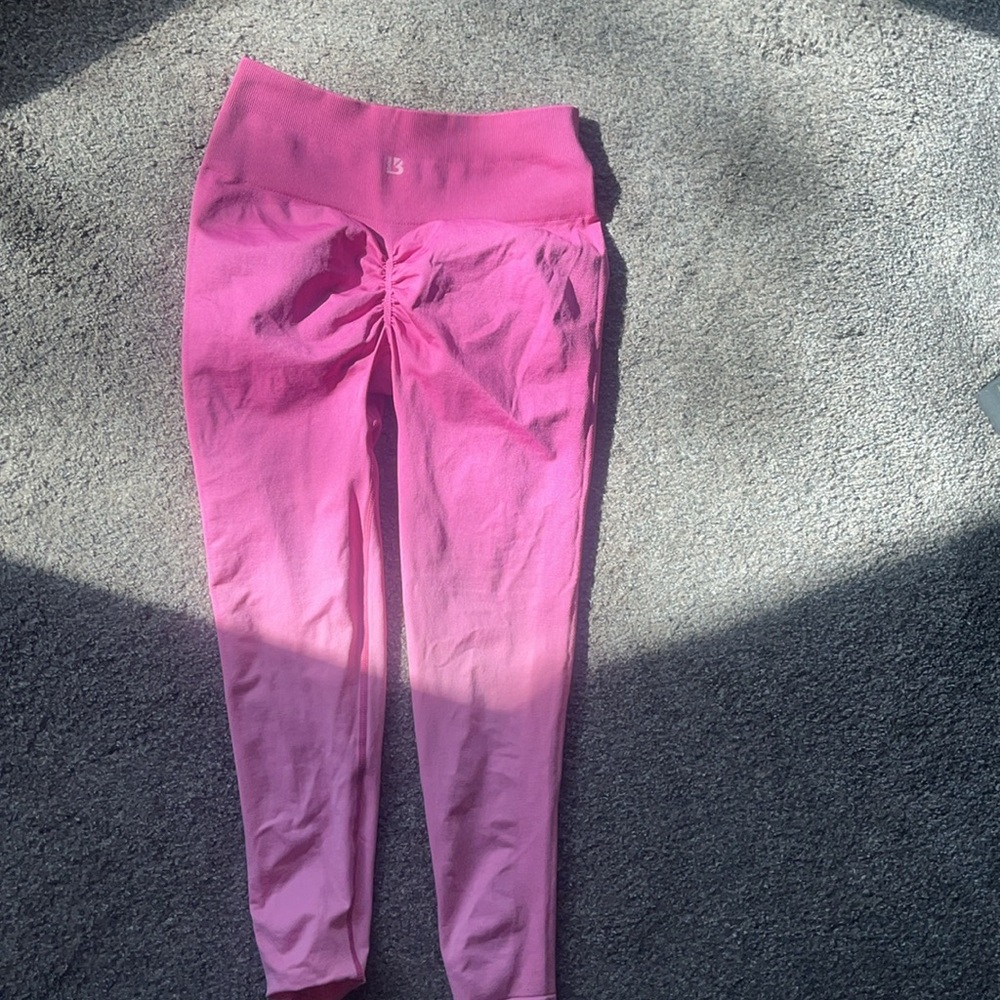 Buff bunny Large pink ombré leggings. They do have the butt scrunch